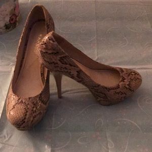 Women’s dress shoe